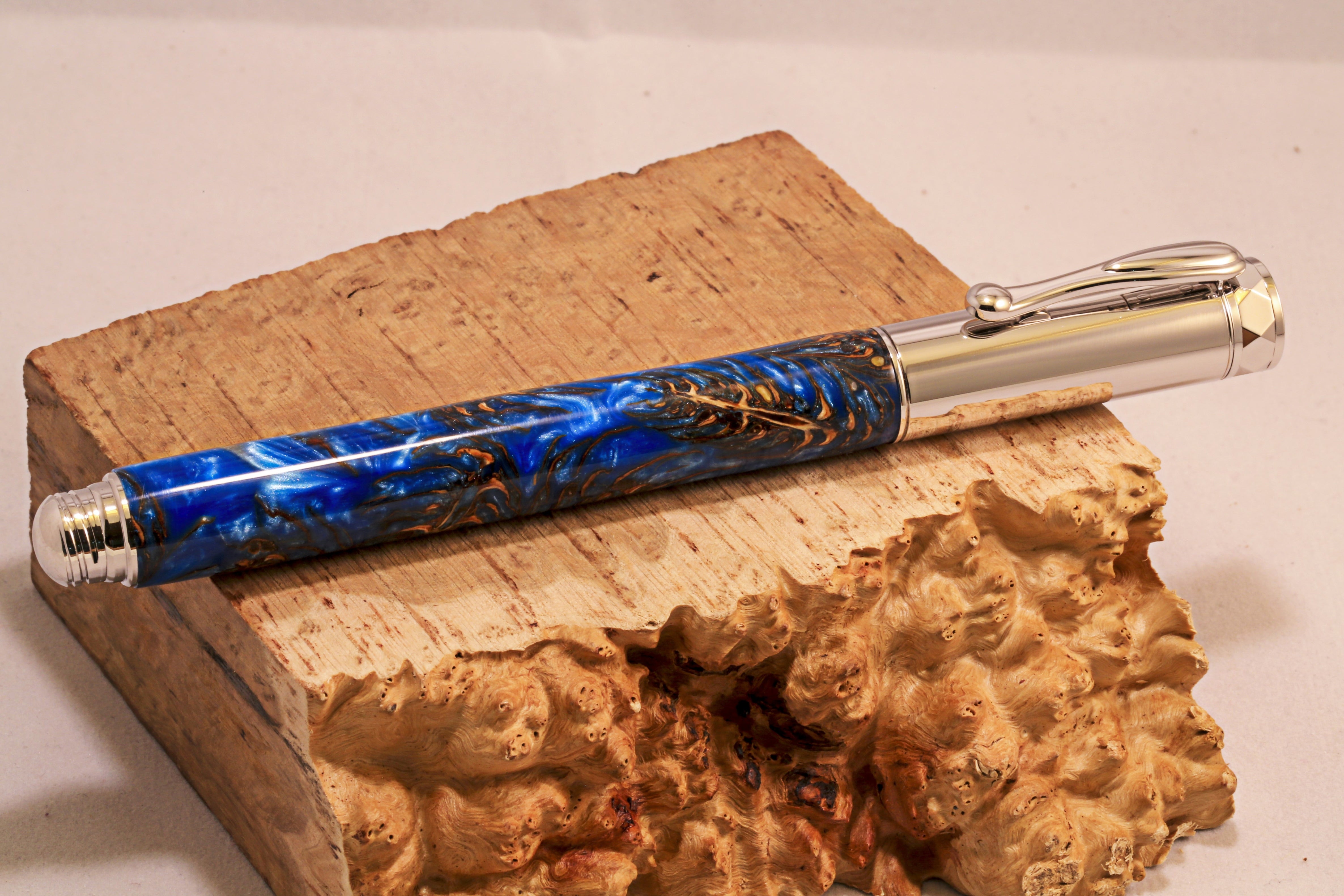 Com Rollerball Postable Mini Pine cone Pens