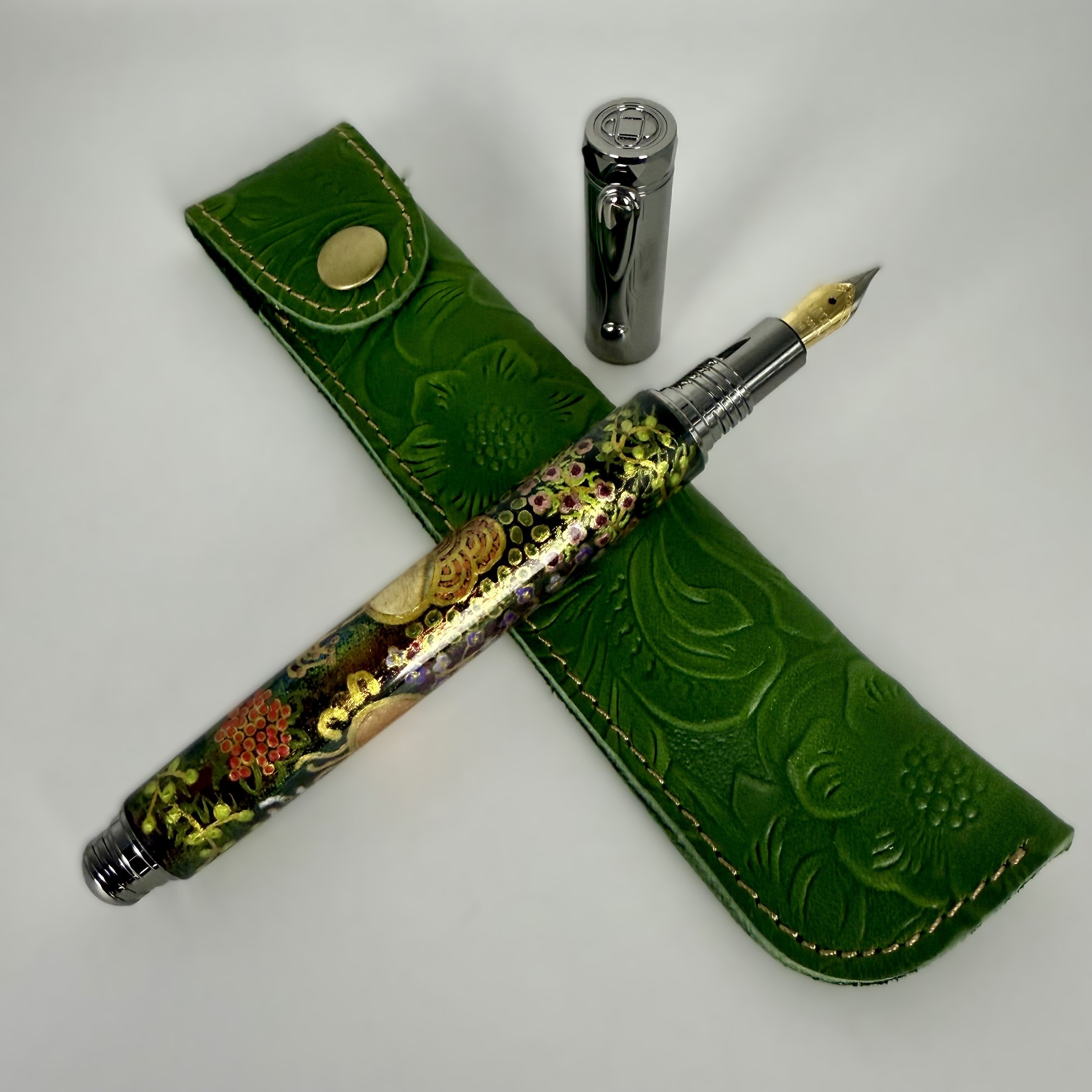 Com Postable Aboriginal Art Fountain Pens