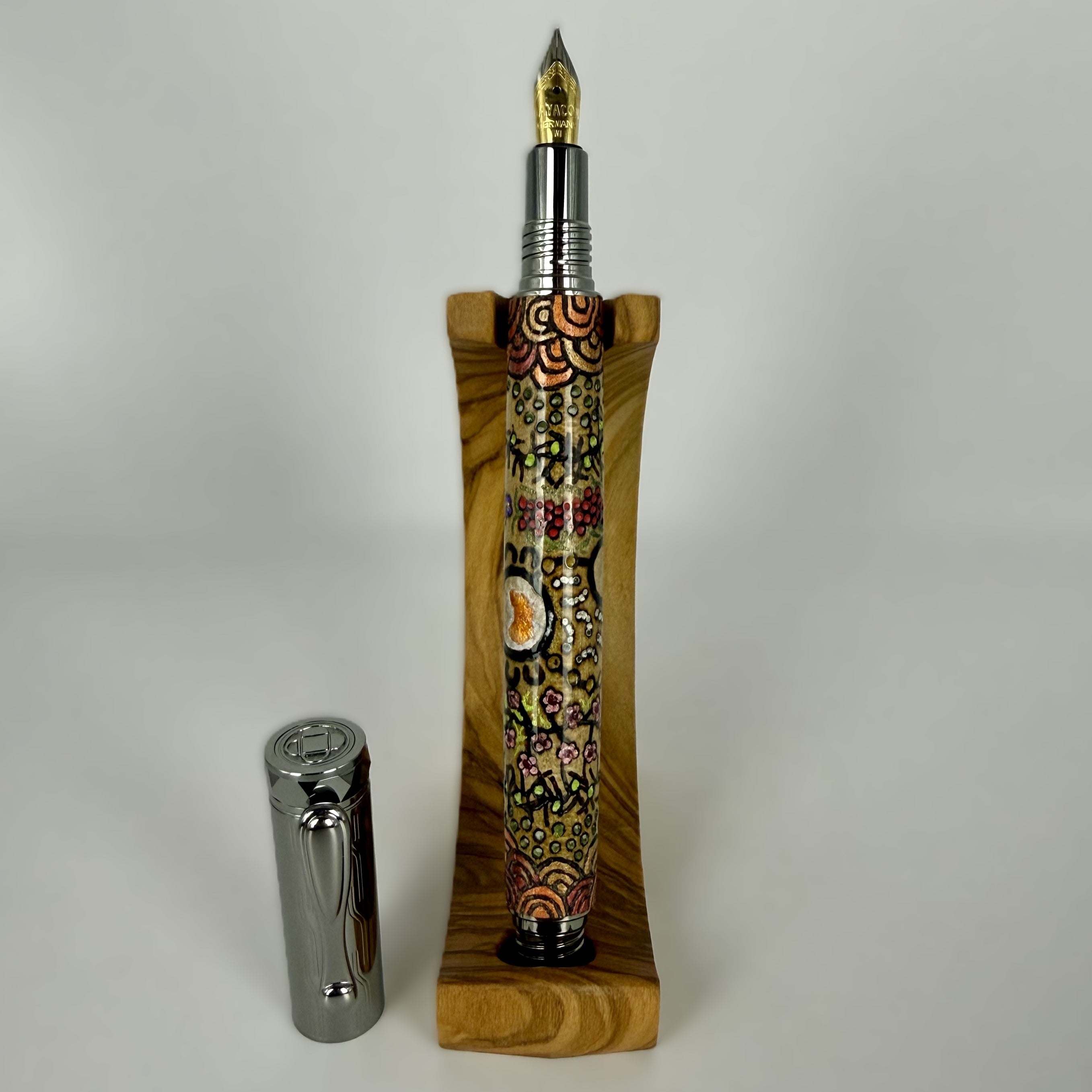 Com Postable Hand painted & Pyrography Aboriginal Art Fountain Pens