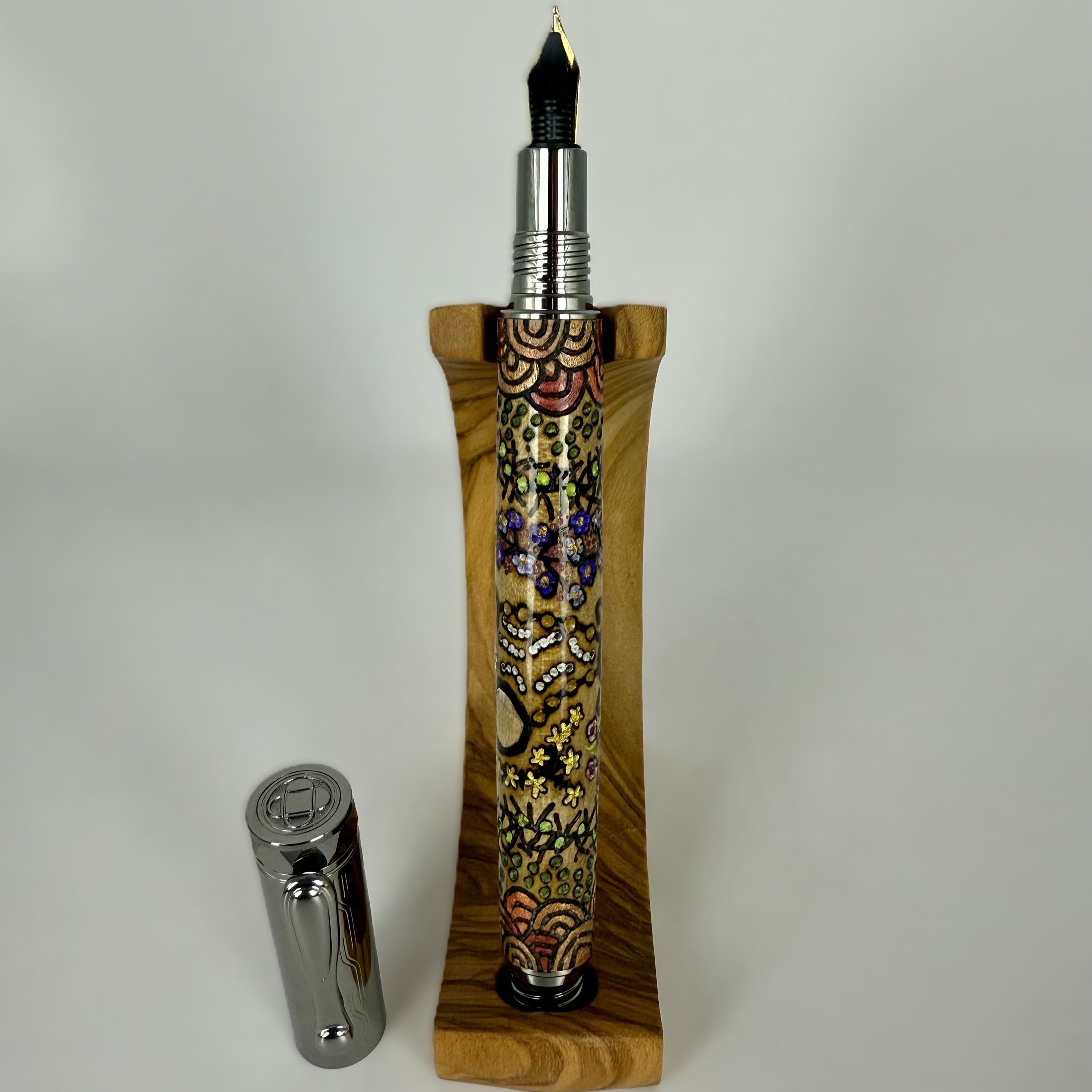 Com Postable Hand painted & Pyrography Aboriginal Art Fountain Pens