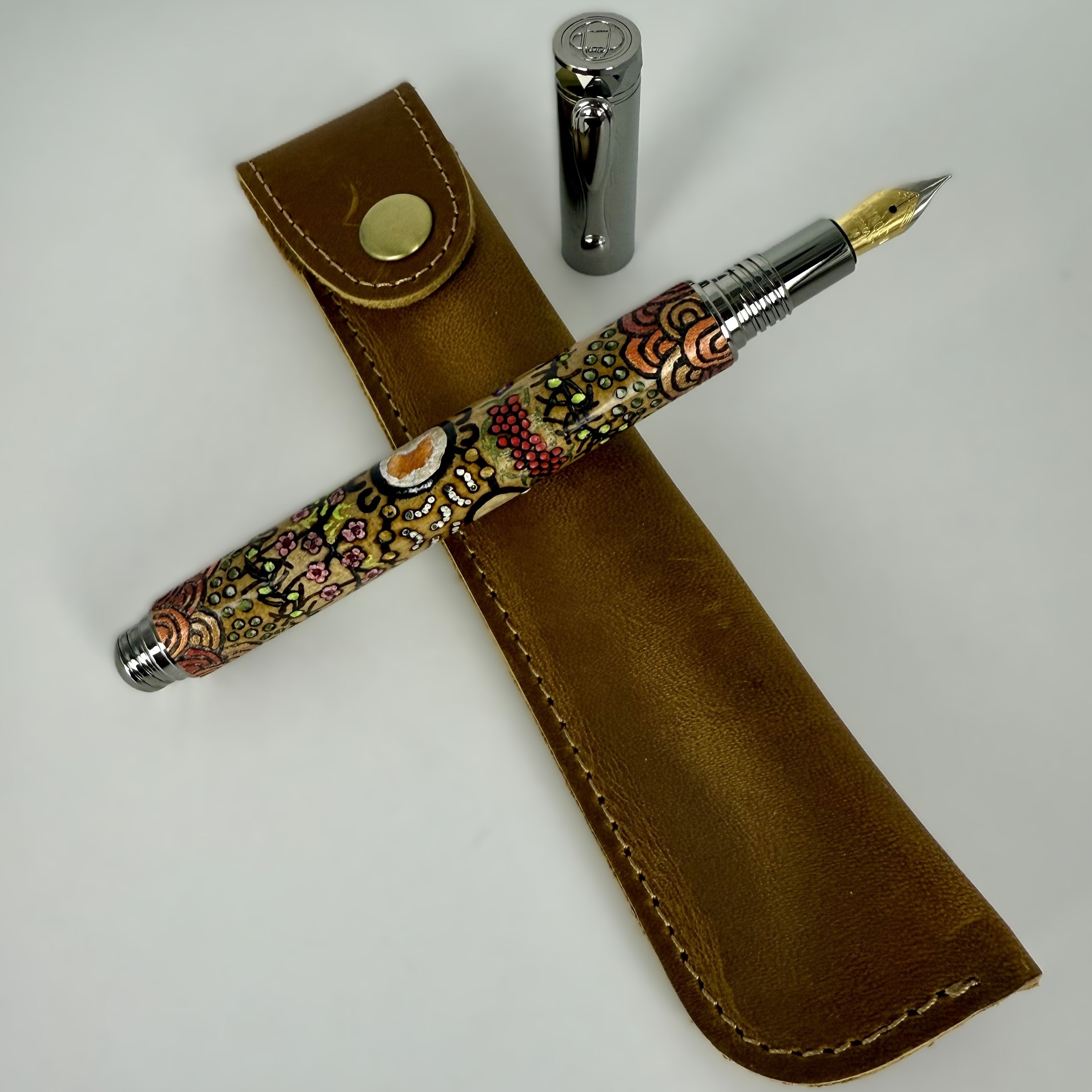 Com Postable Hand painted & Pyrography Aboriginal Art Fountain Pens