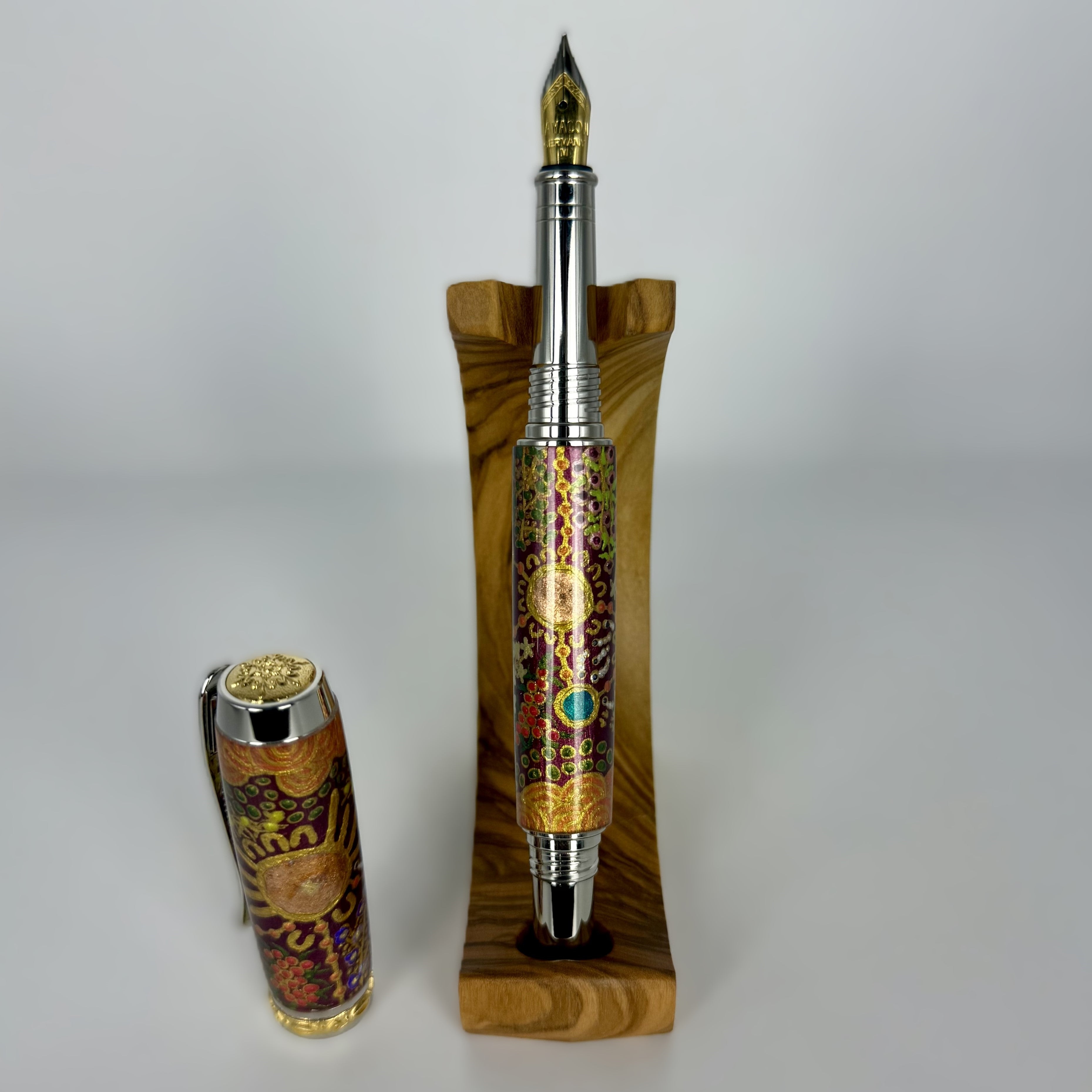 Jr Statesman II Postable Fountain Pen with Hand painted Aboriginal Art