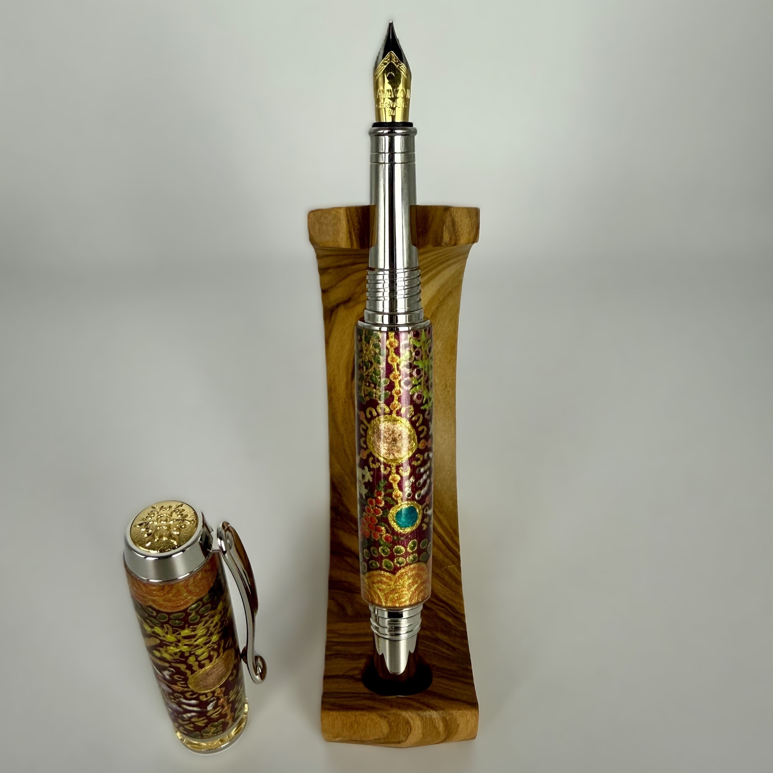 Jr Statesman II Postable Fountain Pen with Hand painted Aboriginal Art